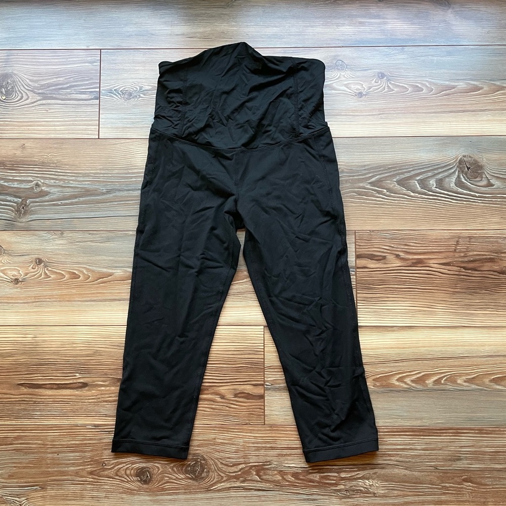 Isabel Maternity Black Capri Leggings (M)